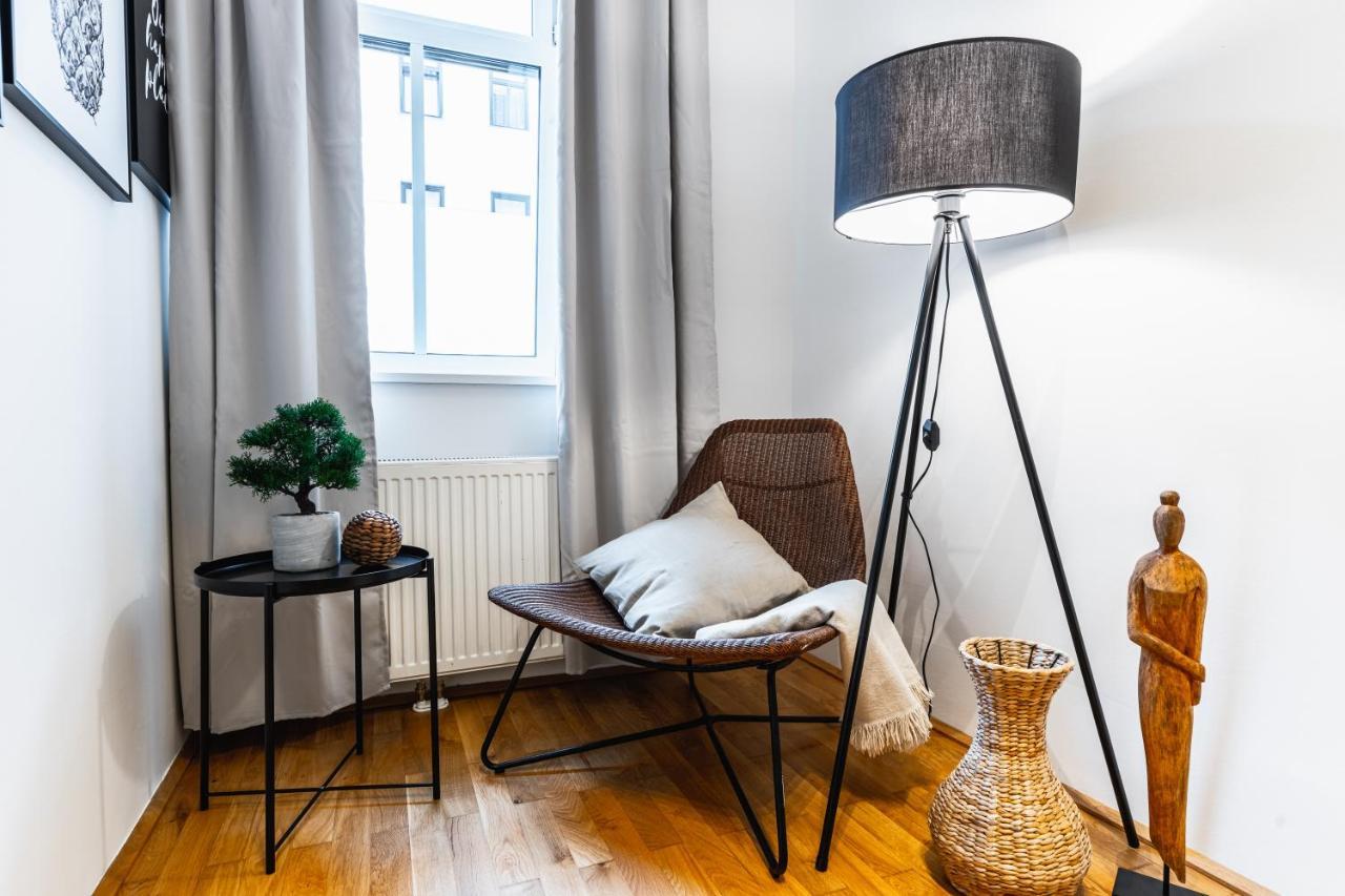 Stylish Designed Apartment In A Calm District ウィーン エクステリア 写真