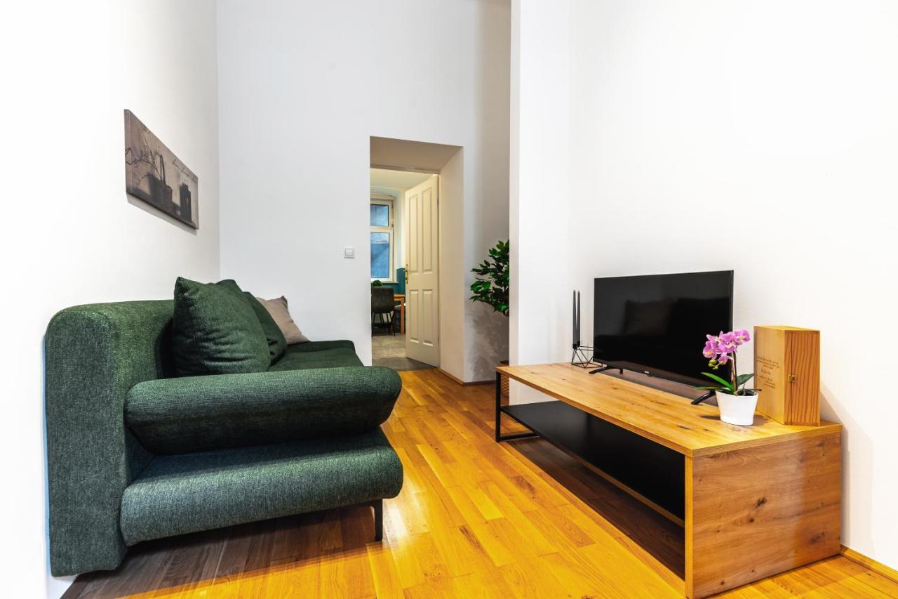 Stylish Designed Apartment In A Calm District ウィーン エクステリア 写真