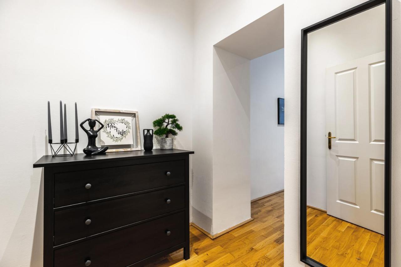 Stylish Designed Apartment In A Calm District ウィーン エクステリア 写真